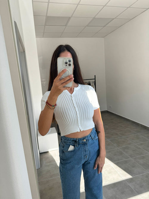 Biely elastický top s krátkym rukávom a gombíkmi | Alessia